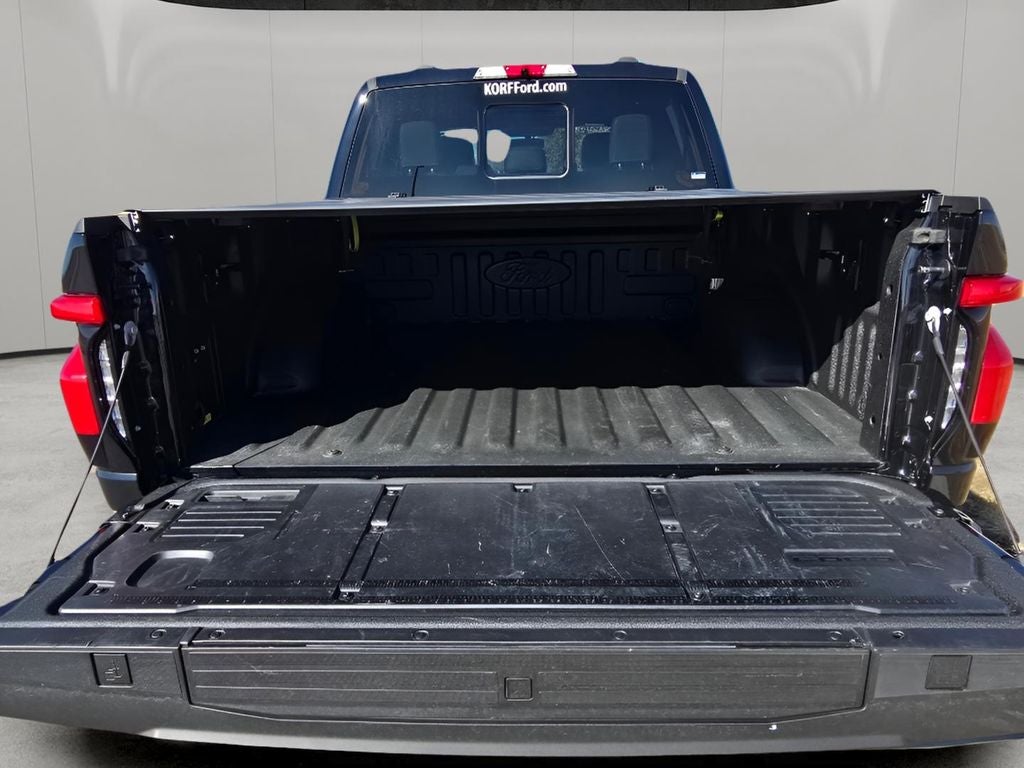 2023 Ford F-150 Lightning LARIAT