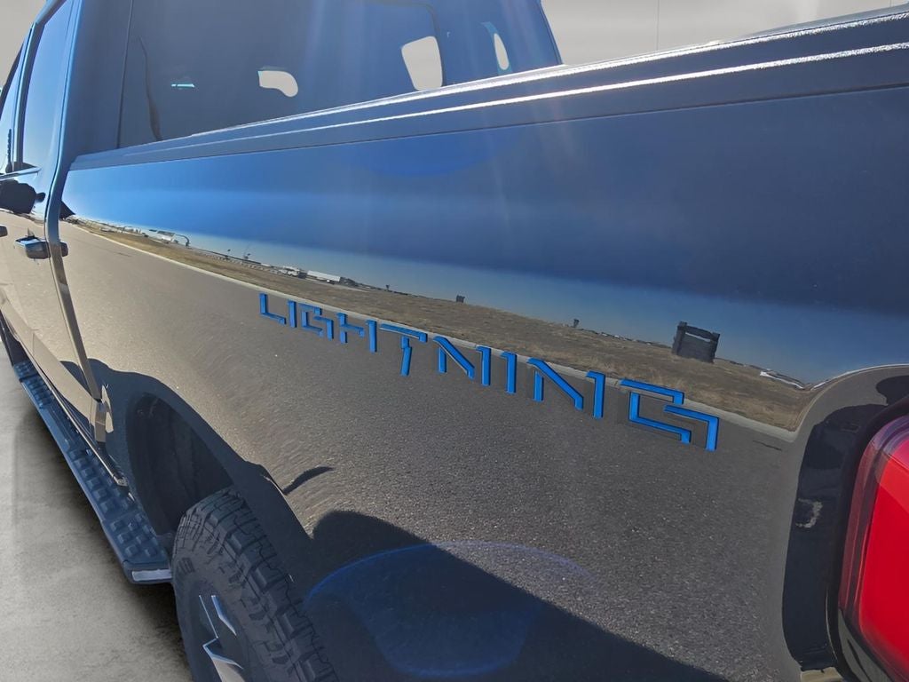 2023 Ford F-150 Lightning LARIAT