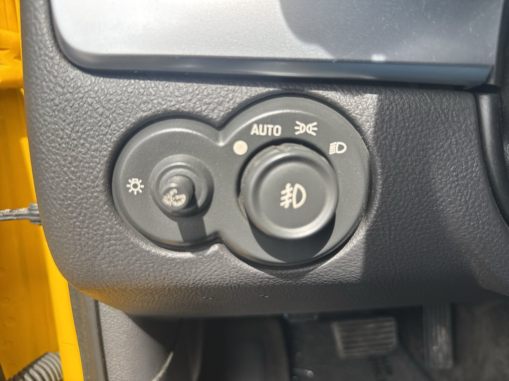 2004 Chevrolet SSR LS
