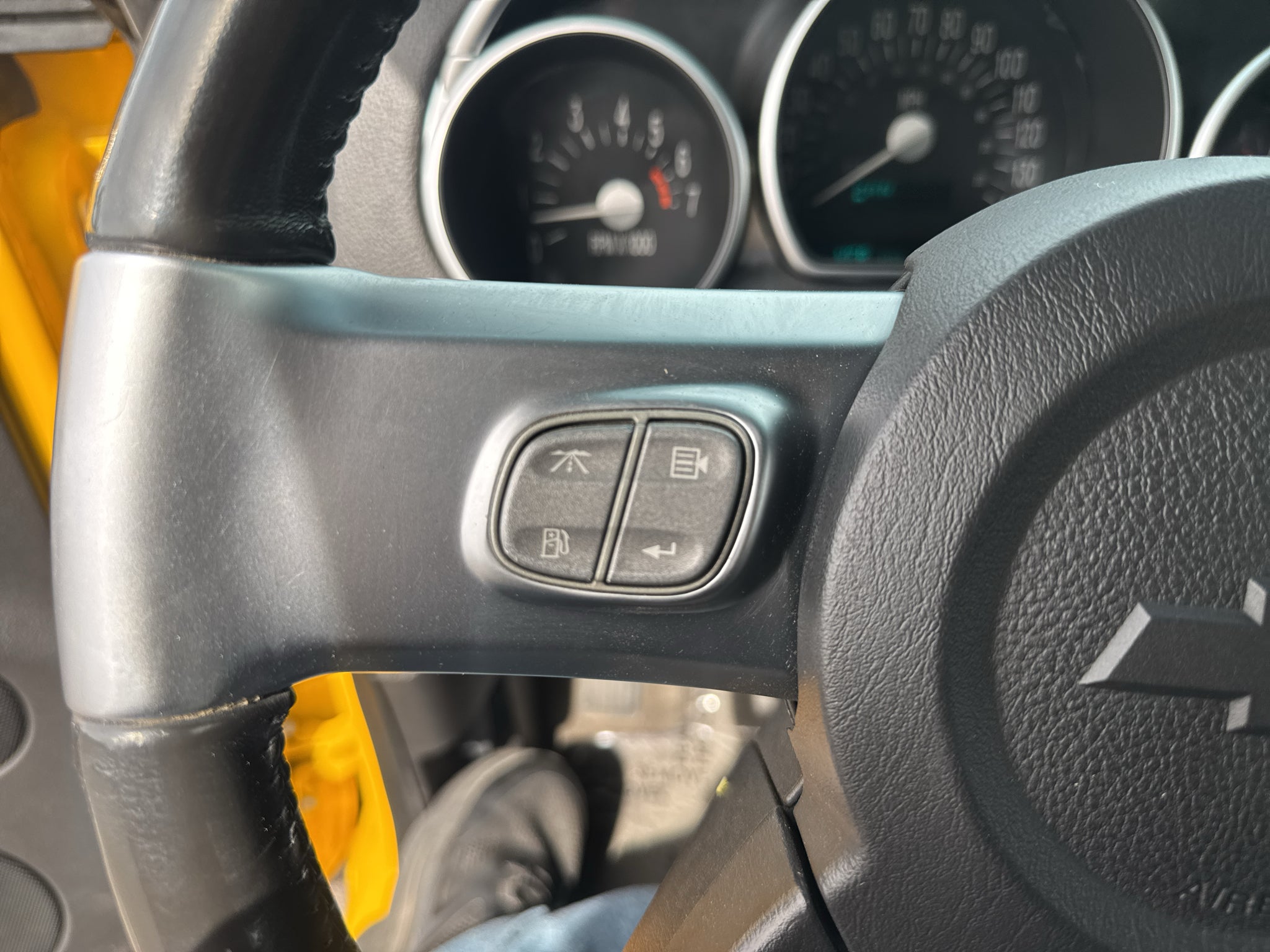 2004 Chevrolet SSR LS