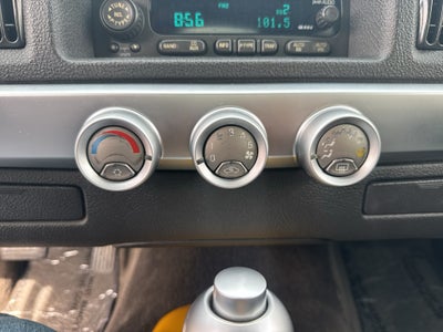 2004 Chevrolet SSR LS