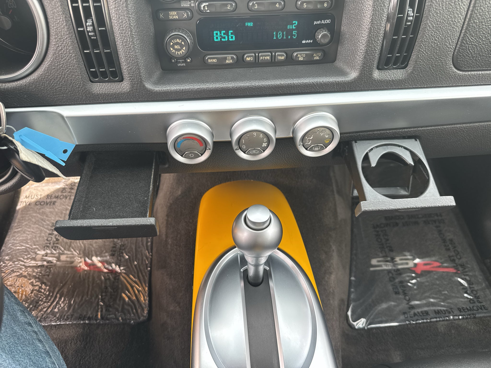 2004 Chevrolet SSR LS