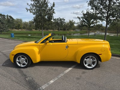 2004 Chevrolet SSR LS