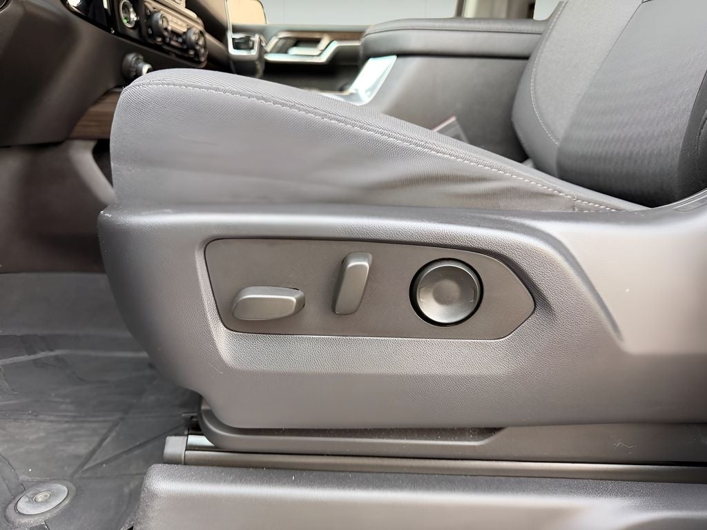 2023 Chevrolet Silverado RST