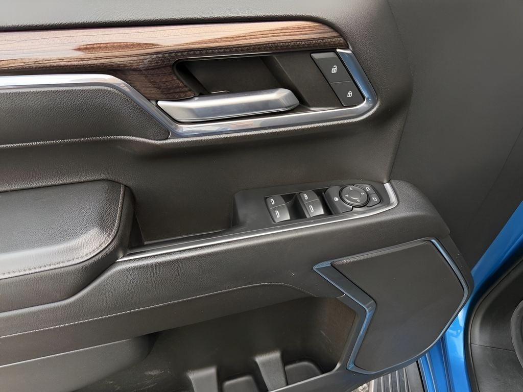 2023 Chevrolet Silverado RST