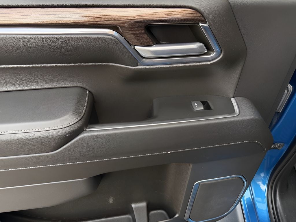 2023 Chevrolet Silverado RST