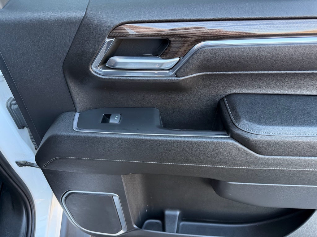 2023 Chevrolet Silverado RST