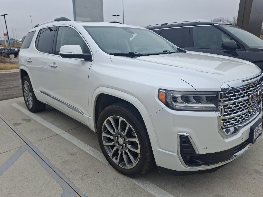 2023 GMC Acadia Denali