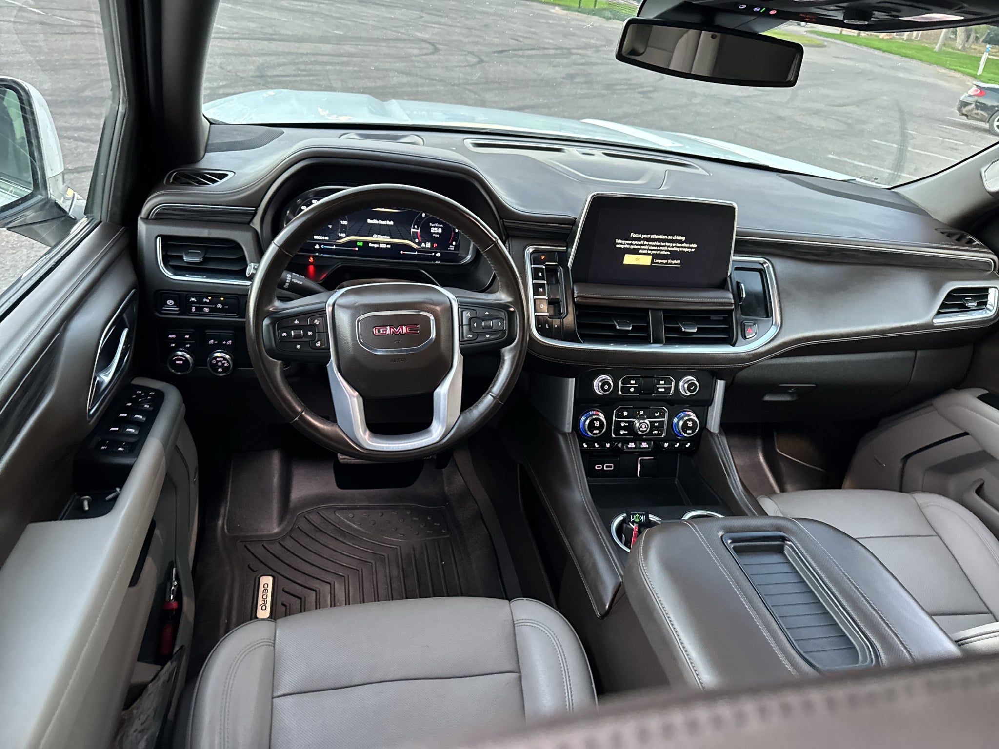 2023 GMC Yukon XL SLT