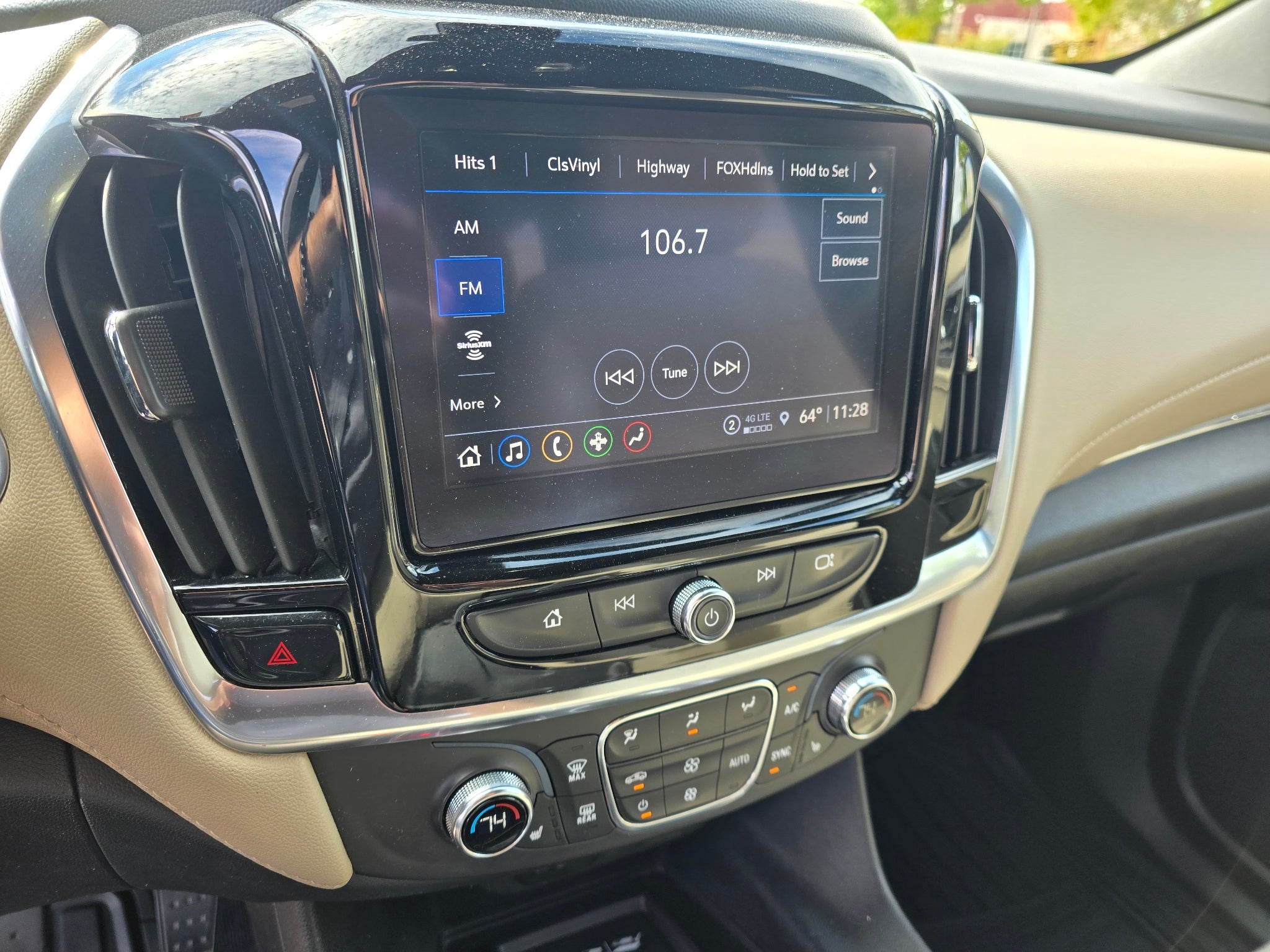 2022 Chevrolet Traverse LT Cloth