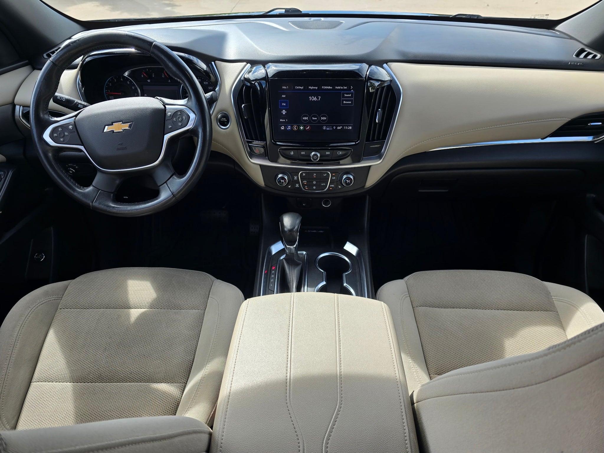 2022 Chevrolet Traverse LT Cloth