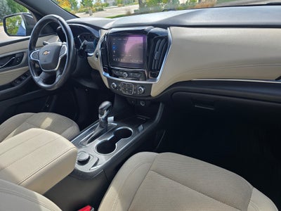 2022 Chevrolet Traverse LT Cloth