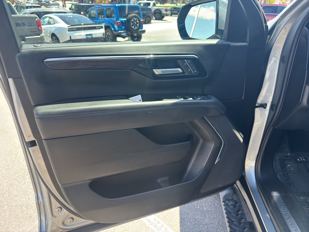 2025 Chevrolet Suburban Z71