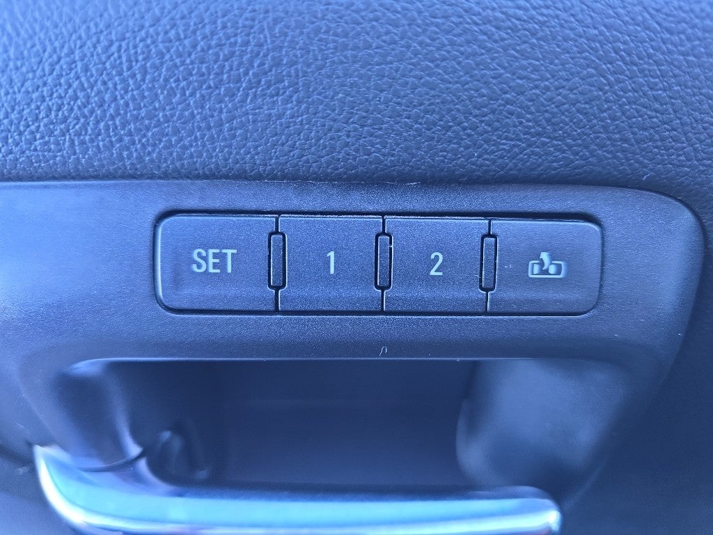 2015 GMC Sierra 2500HD available WiFi SLT