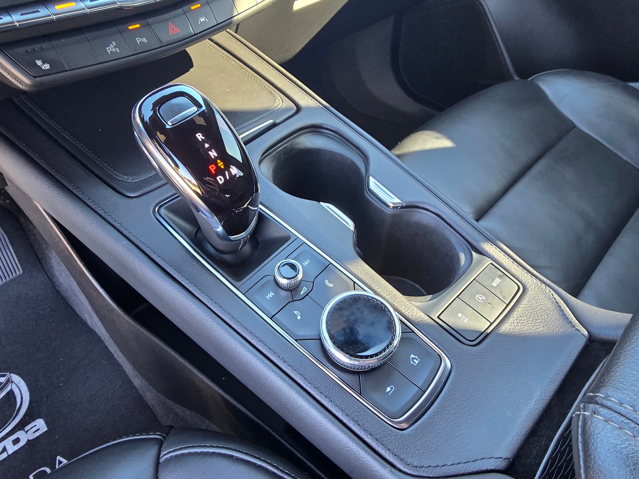 2022 Cadillac XT4 AWD Premium Luxury