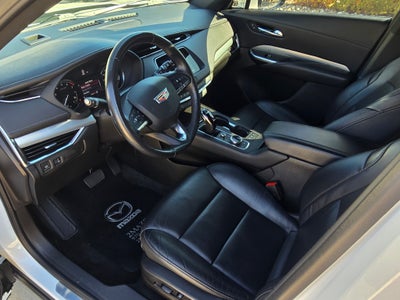 2022 Cadillac XT4 AWD Premium Luxury