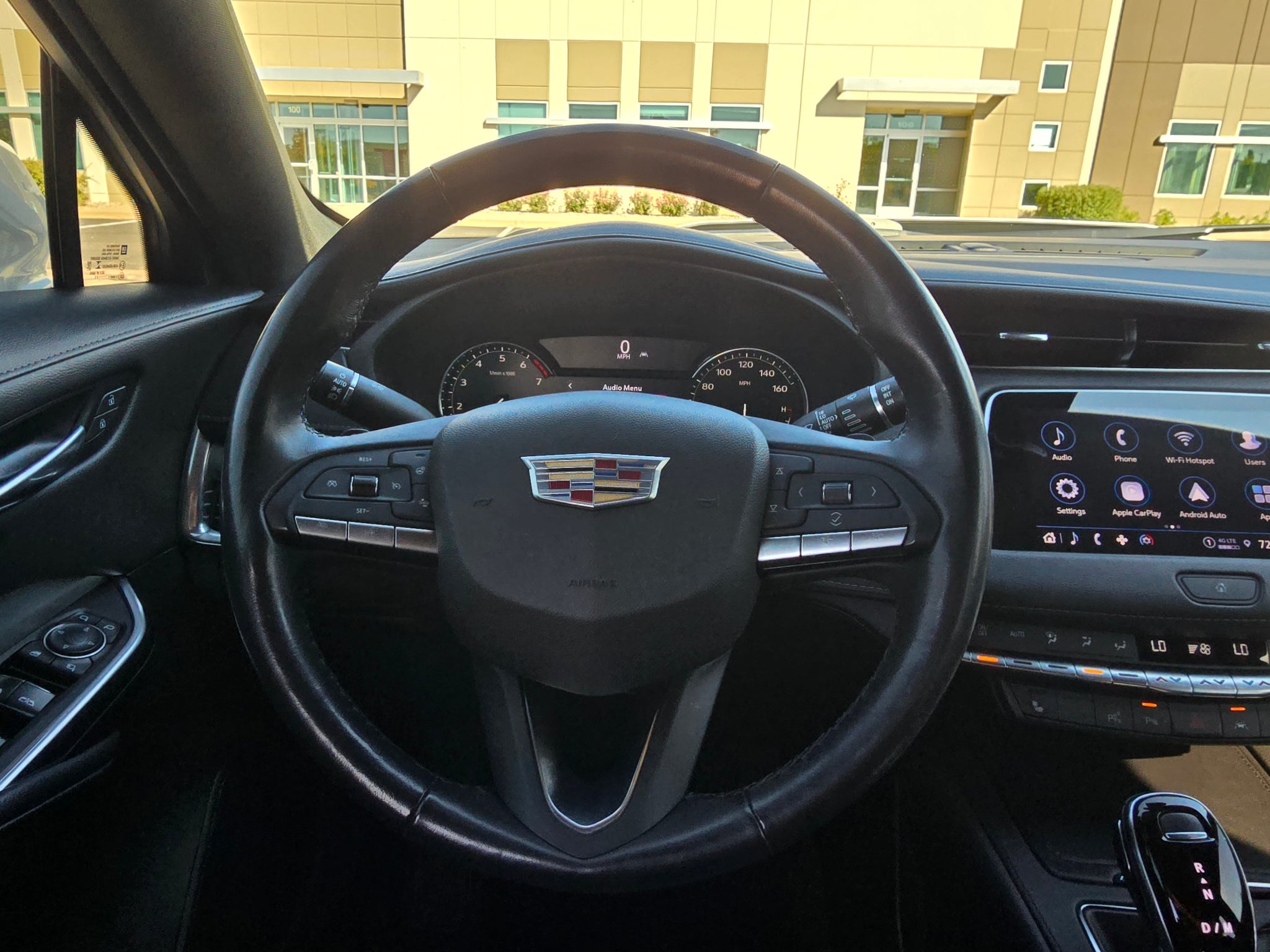 2022 Cadillac XT4 AWD Premium Luxury