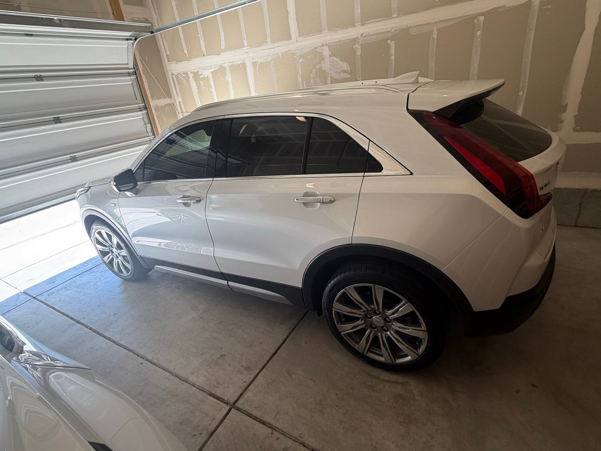 2022 Cadillac XT4 AWD Premium Luxury
