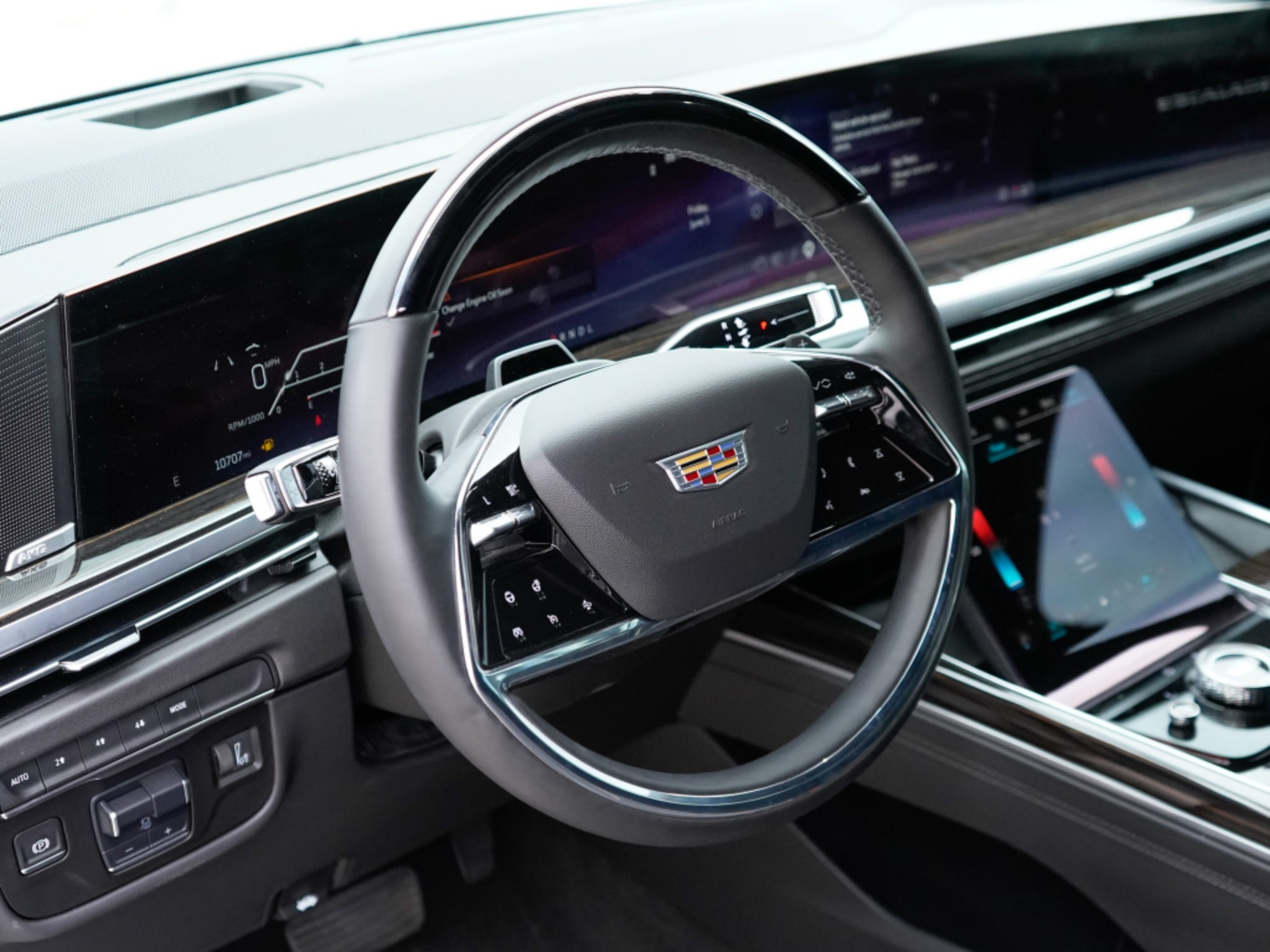 2025 Cadillac Escalade ESV 4WD Premium Luxury