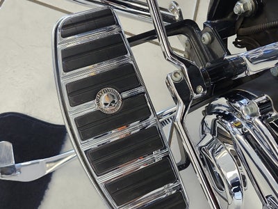 2003 Harley-Davidson FLSTCI Base