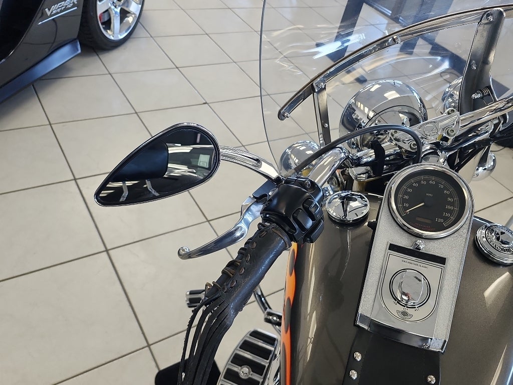 2003 Harley-Davidson FLSTCI Base