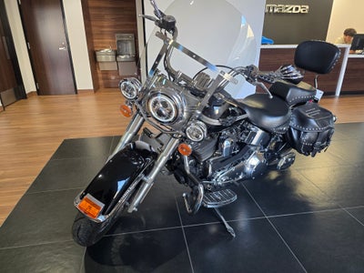 2003 Harley-Davidson FLSTCI Base