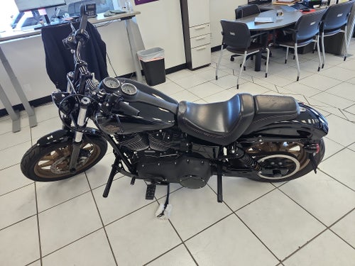 2017 Harley-Davidson FXDLS Base