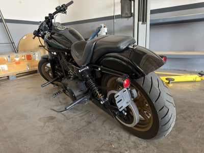 2017 Harley-Davidson FXDLS Base