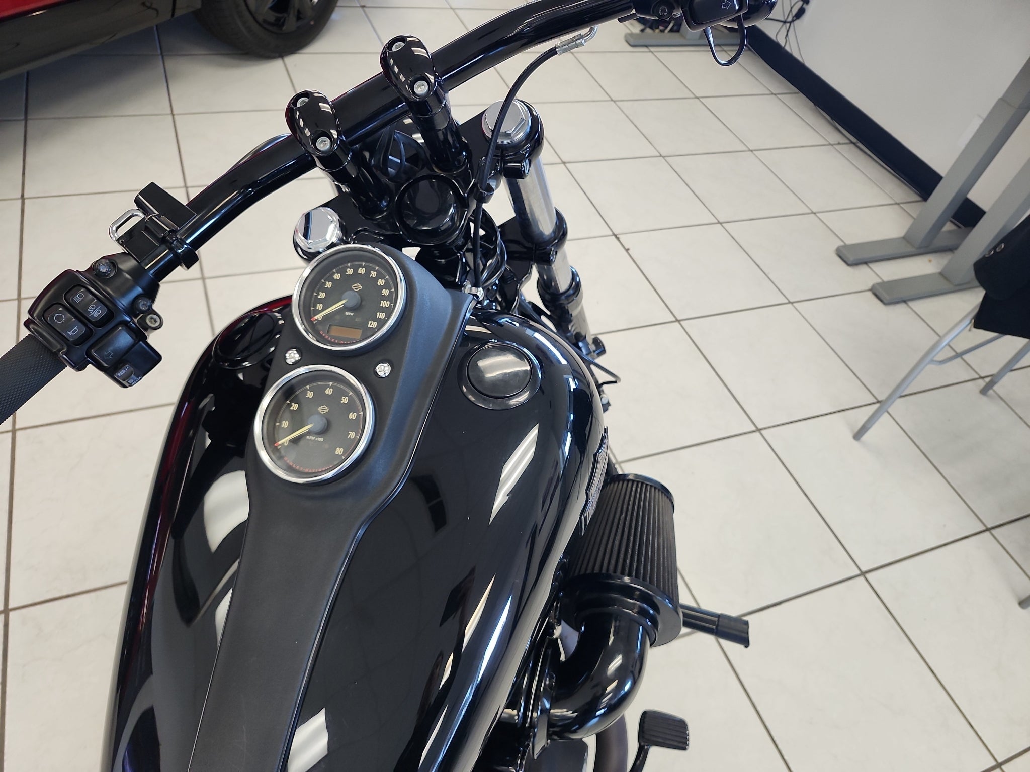 2017 Harley-Davidson FXDLS Base