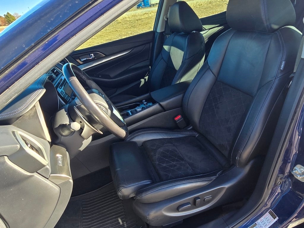 2017 Nissan Maxima SR