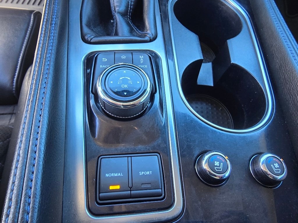 2017 Nissan Maxima SR