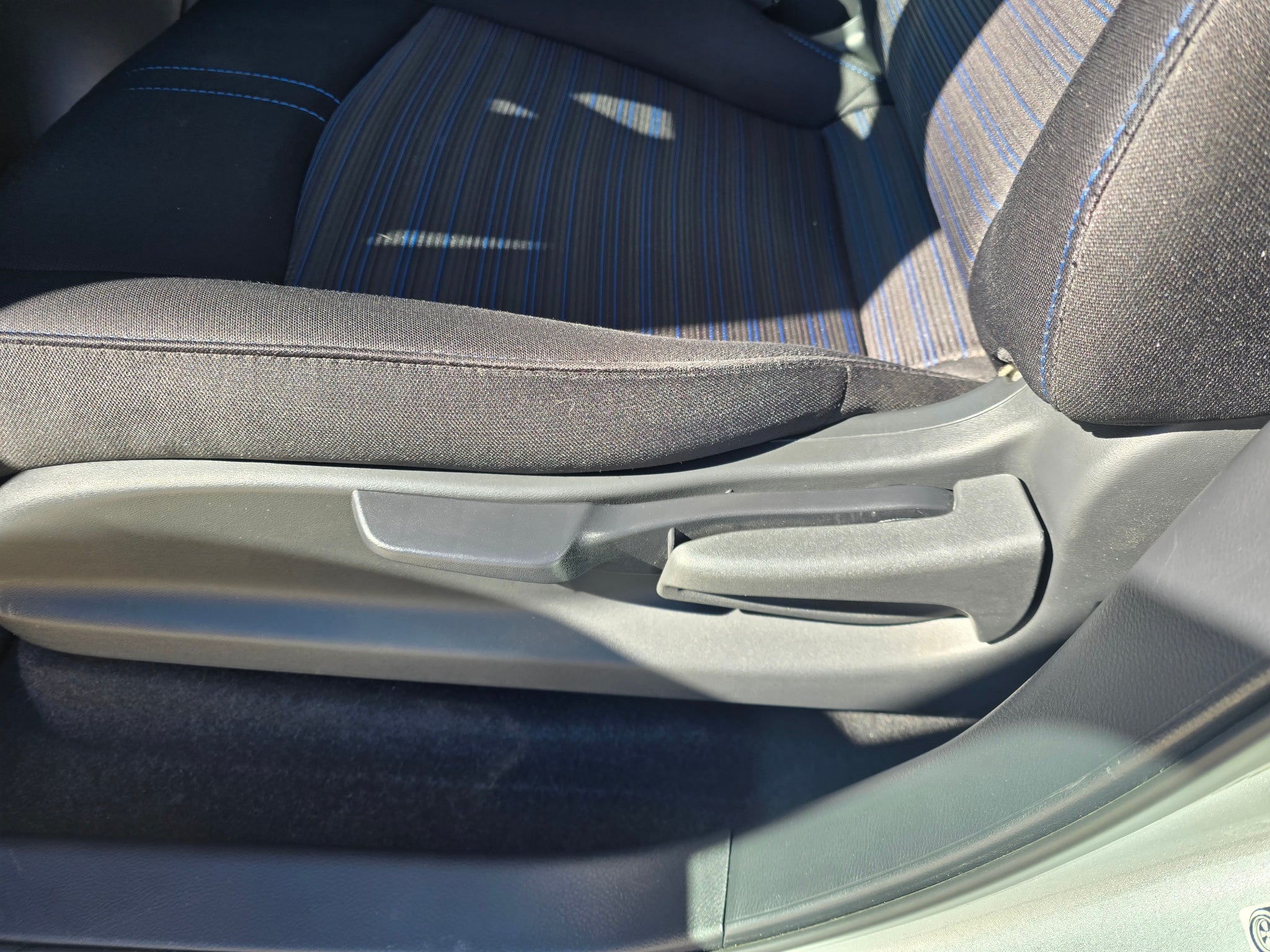 2025 Nissan LEAF S