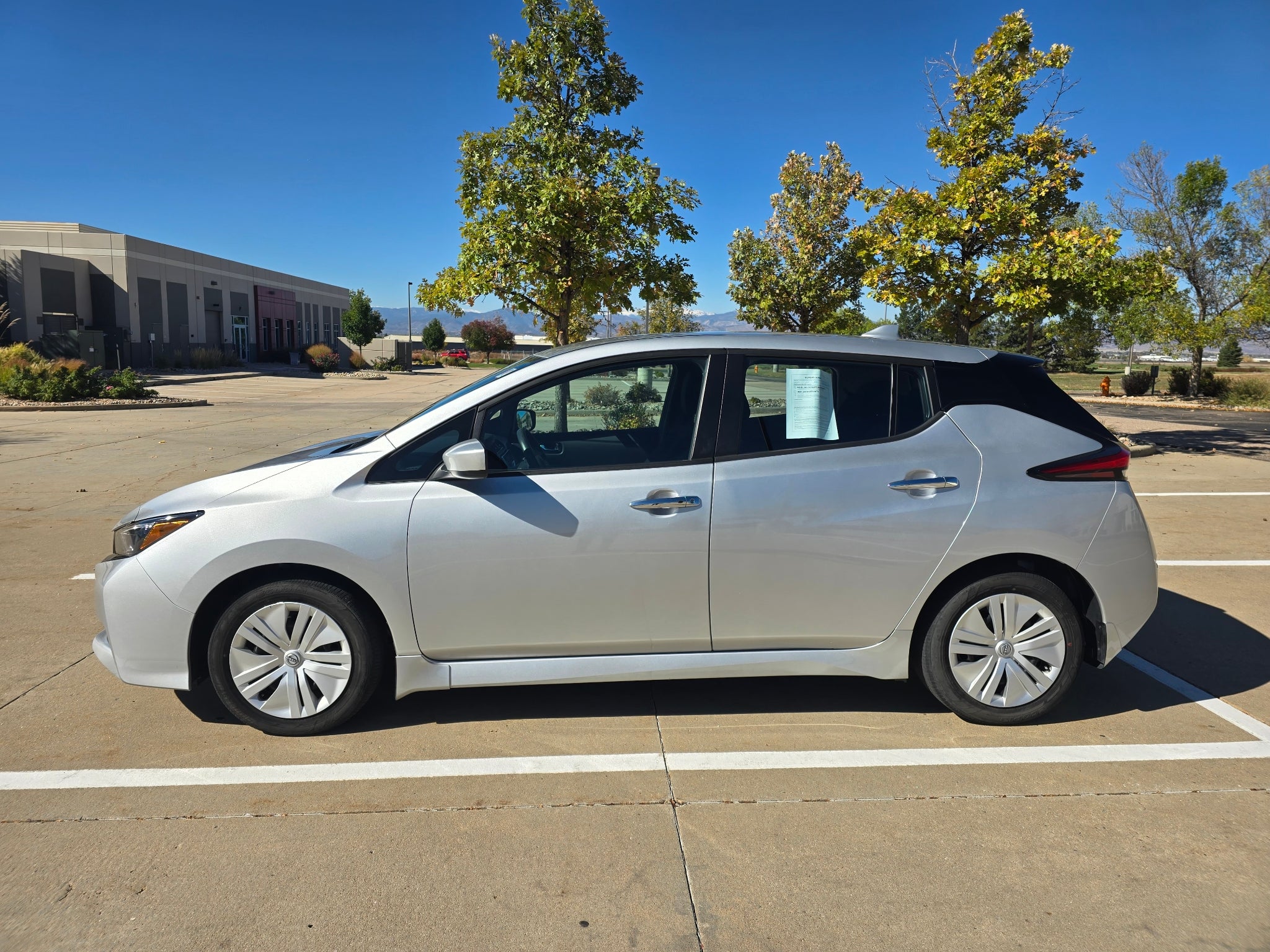 2025 Nissan LEAF S