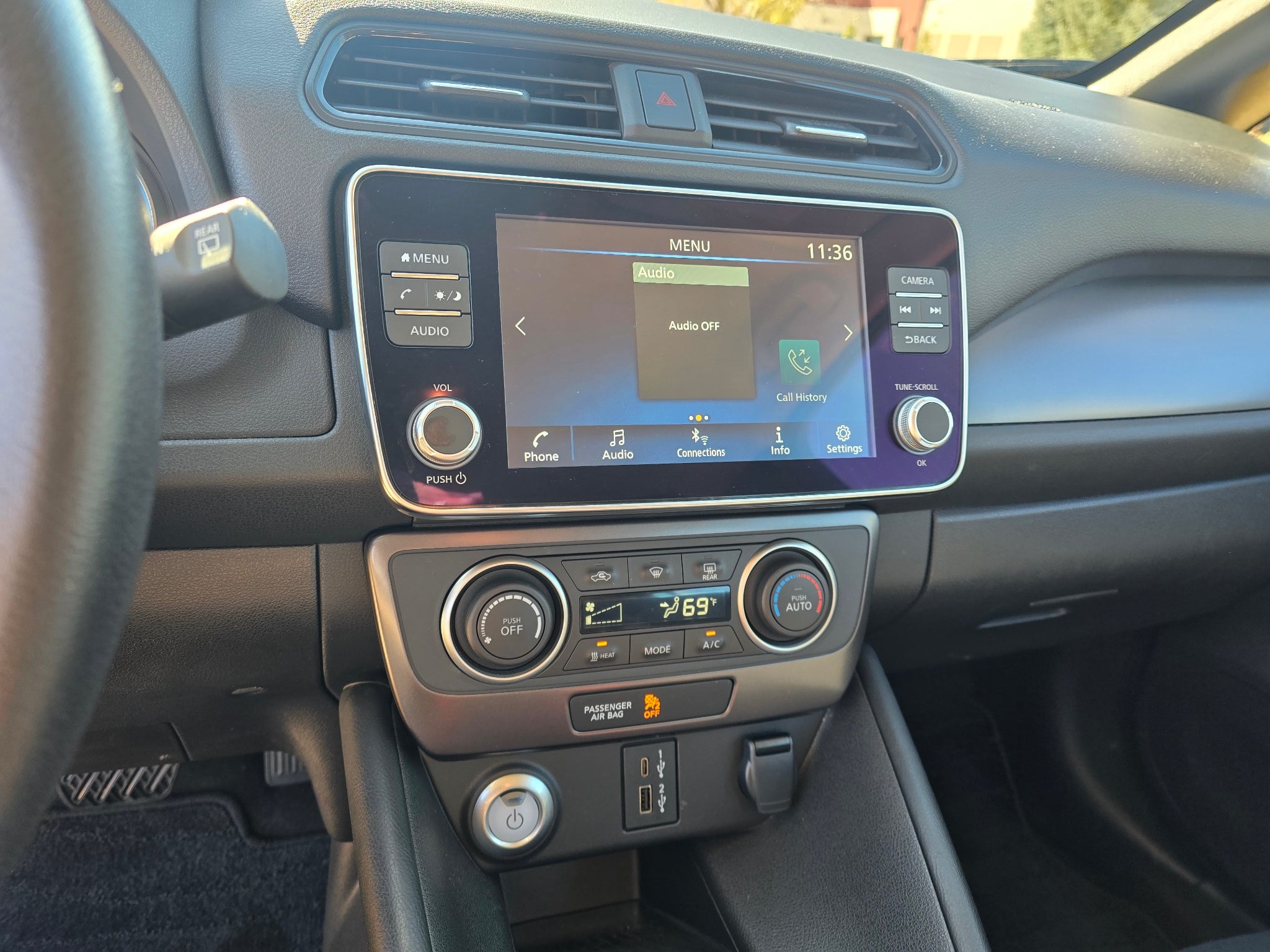 2025 Nissan LEAF S