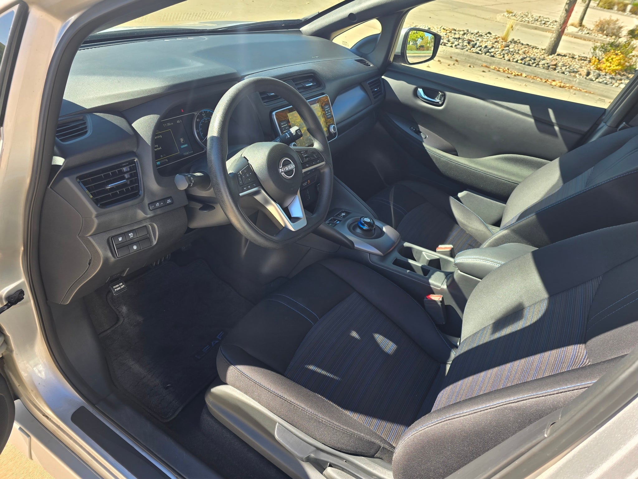 2025 Nissan LEAF S