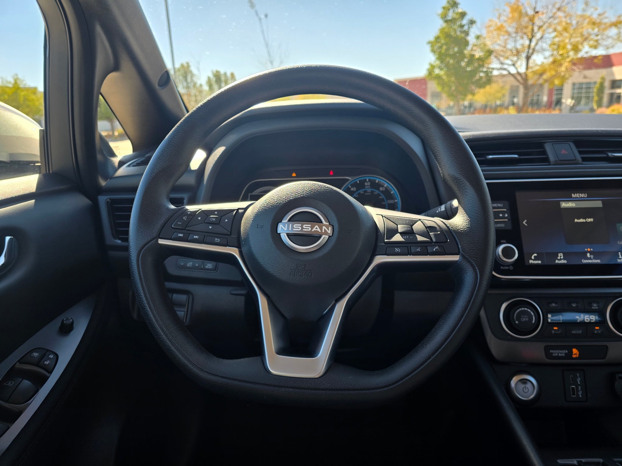 2025 Nissan LEAF S