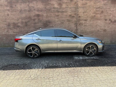 2025 Nissan Altima SR