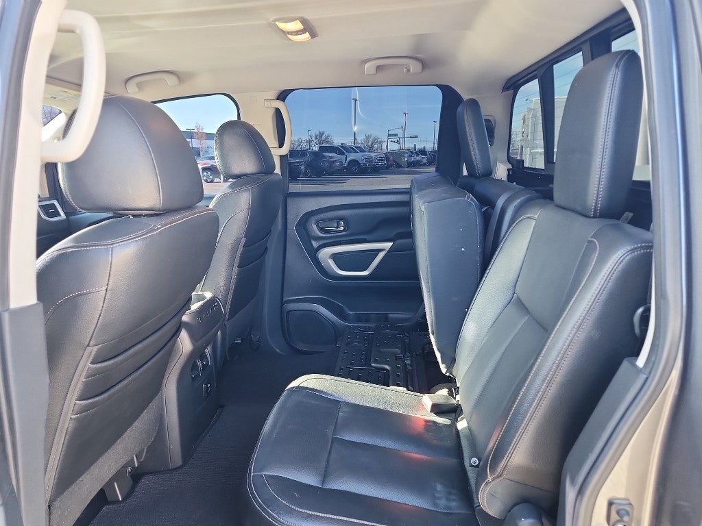 2017 Nissan Titan SV