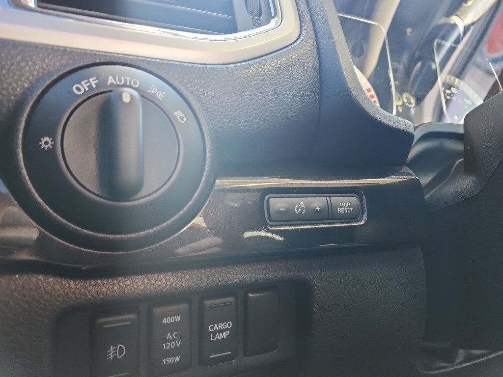 2017 Nissan Titan SV