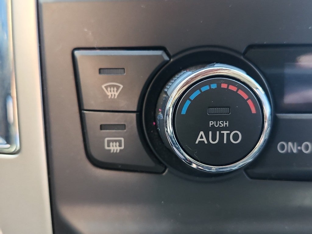 2017 Nissan Titan SV