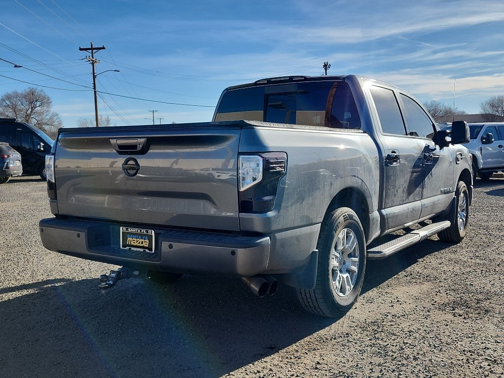 2017 Nissan Titan SV