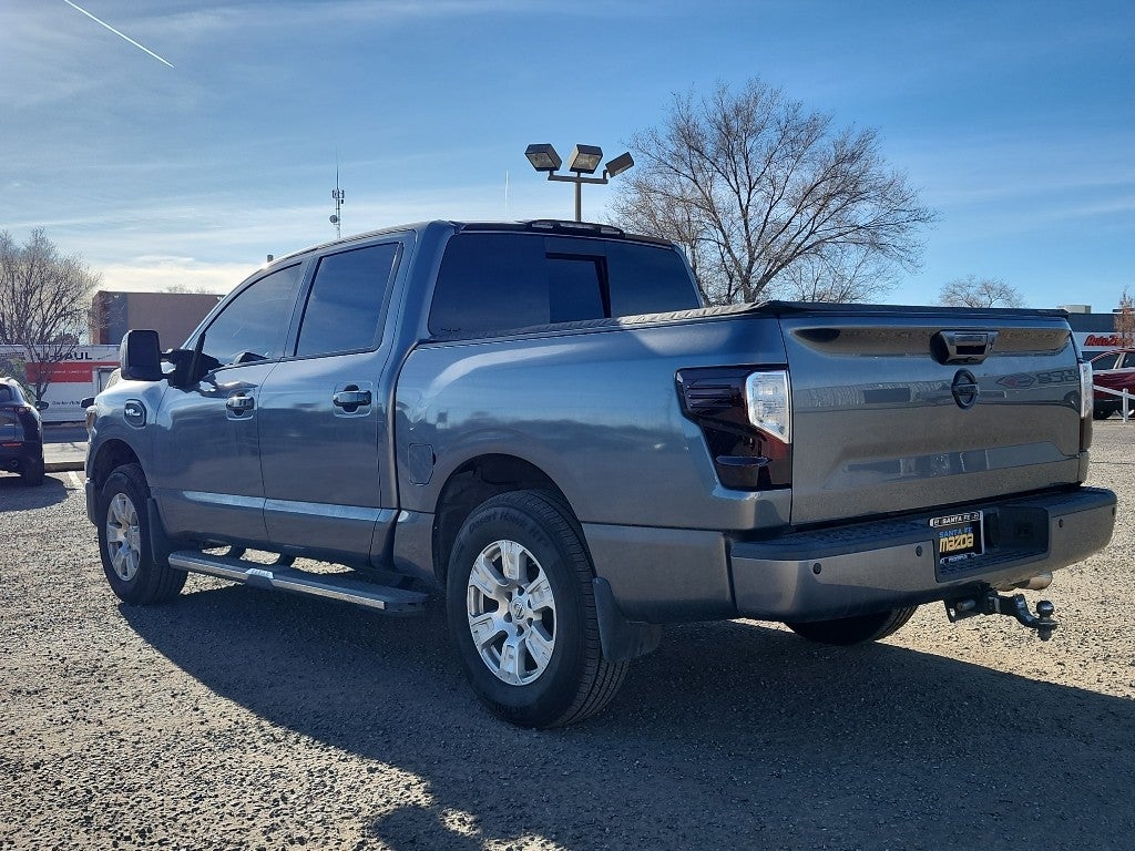 2017 Nissan Titan SV