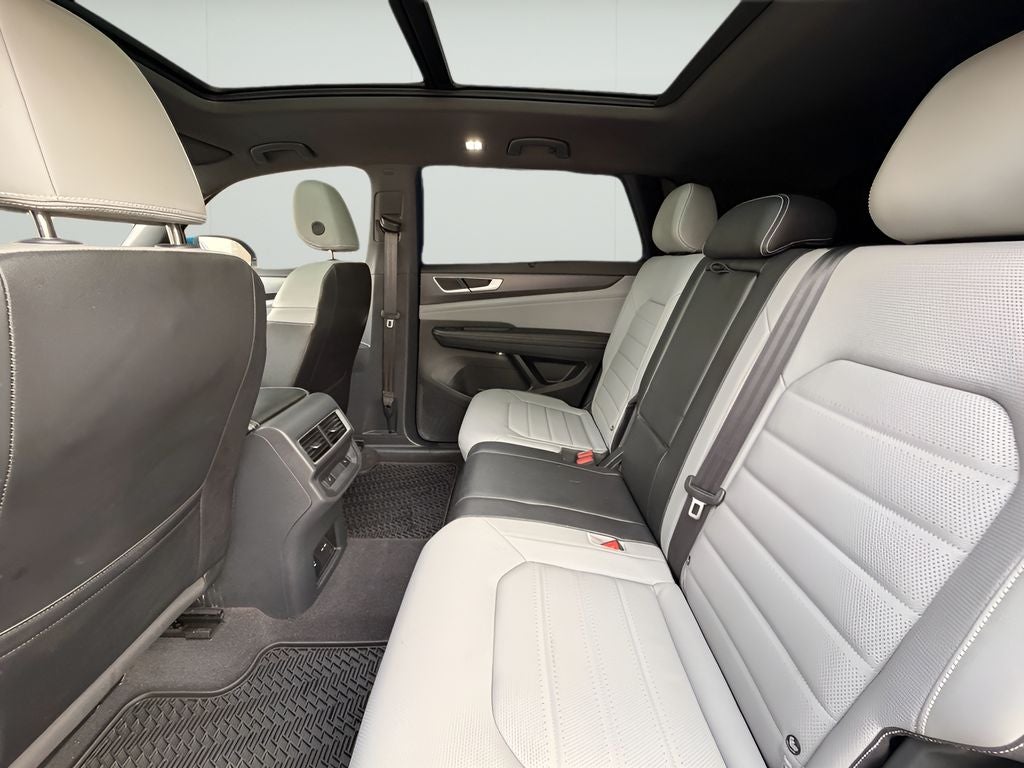 2024 Volkswagen Atlas Cross Sport 2.0T SEL R-Line