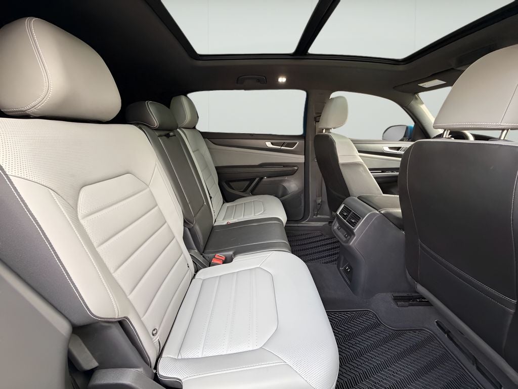 2024 Volkswagen Atlas Cross Sport 2.0T SEL R-Line