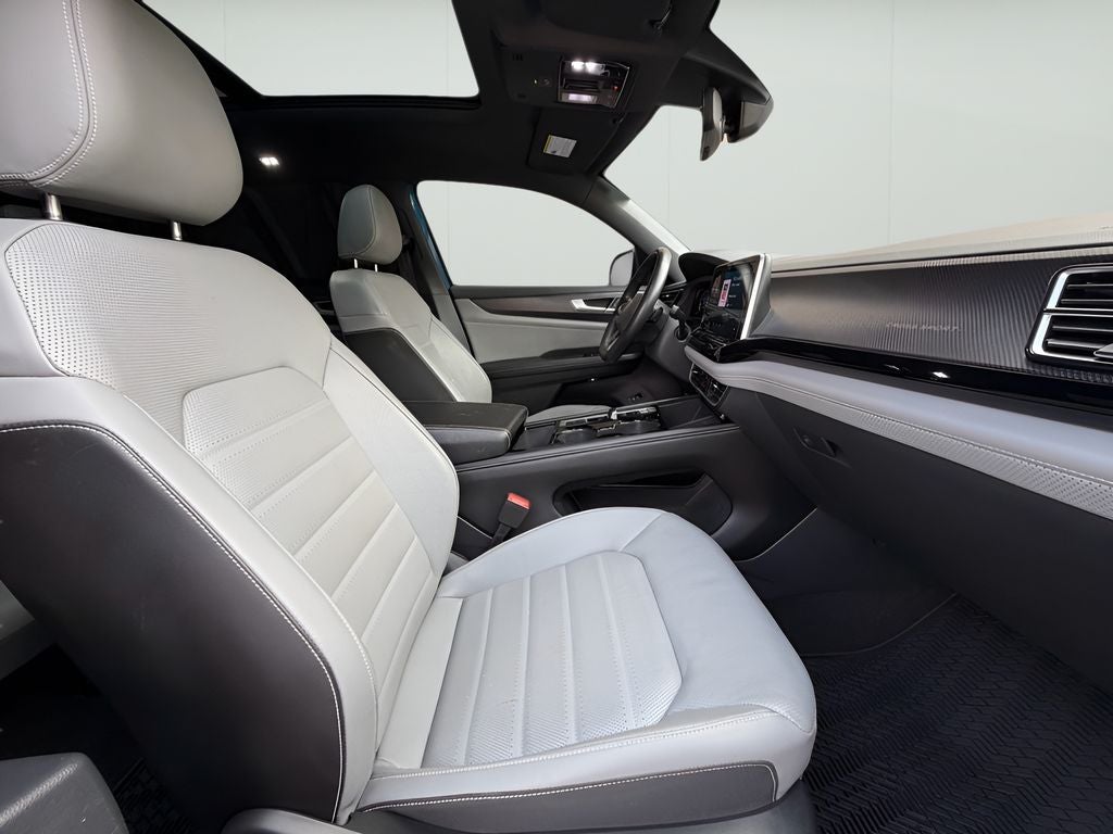 2024 Volkswagen Atlas Cross Sport 2.0T SEL R-Line