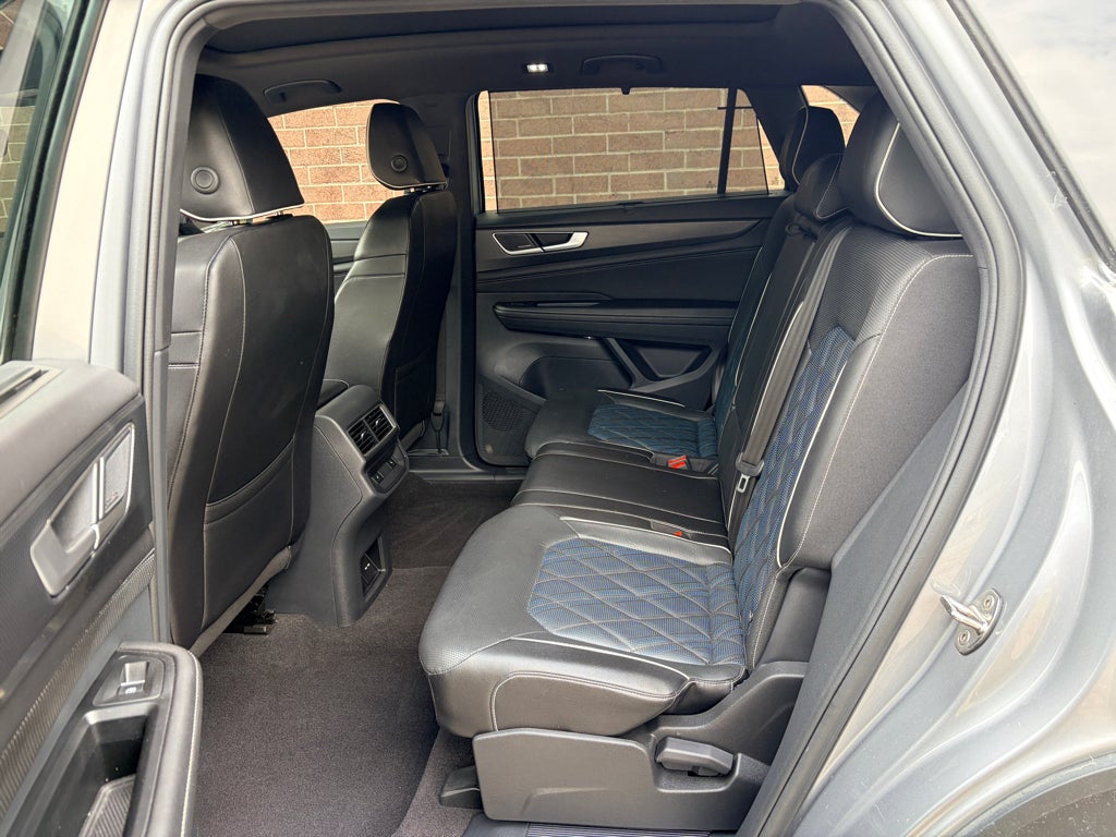 2024 Volkswagen Atlas Cross Sport 2.0T SEL Premium R-Line