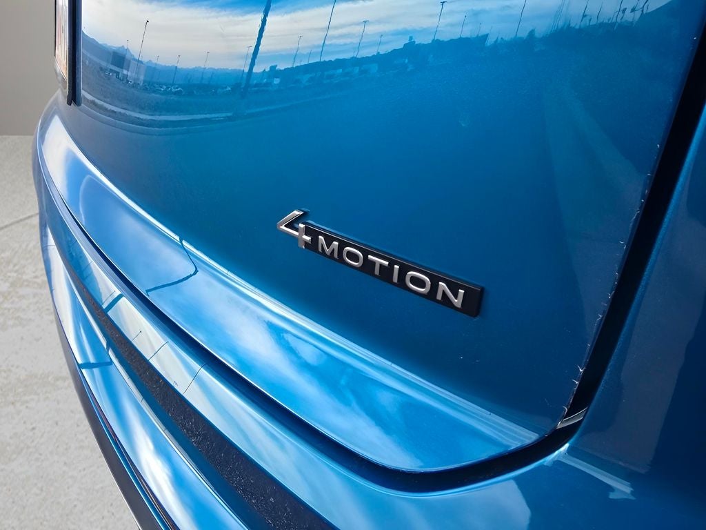 2025 Volkswagen Atlas Cross Sport 2.0T SEL Premium R-Line