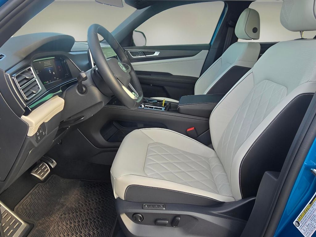 2025 Volkswagen Atlas Cross Sport 2.0T SEL Premium R-Line