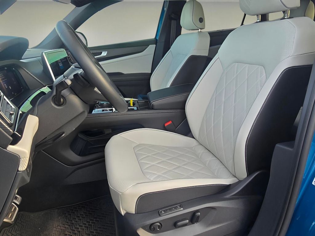 2025 Volkswagen Atlas Cross Sport 2.0T SEL Premium R-Line