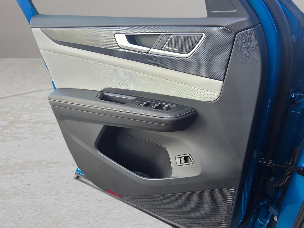 2025 Volkswagen Atlas Cross Sport 2.0T SEL Premium R-Line